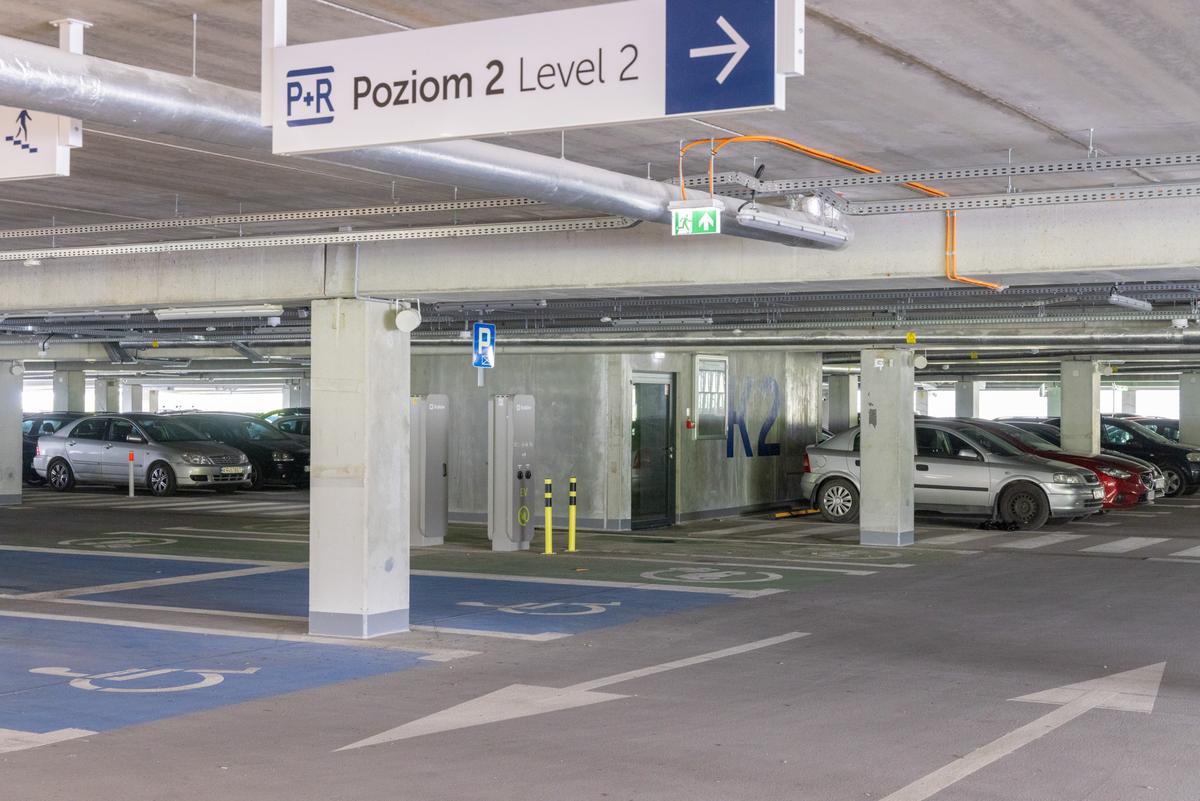 Montaż belek żelbetowych