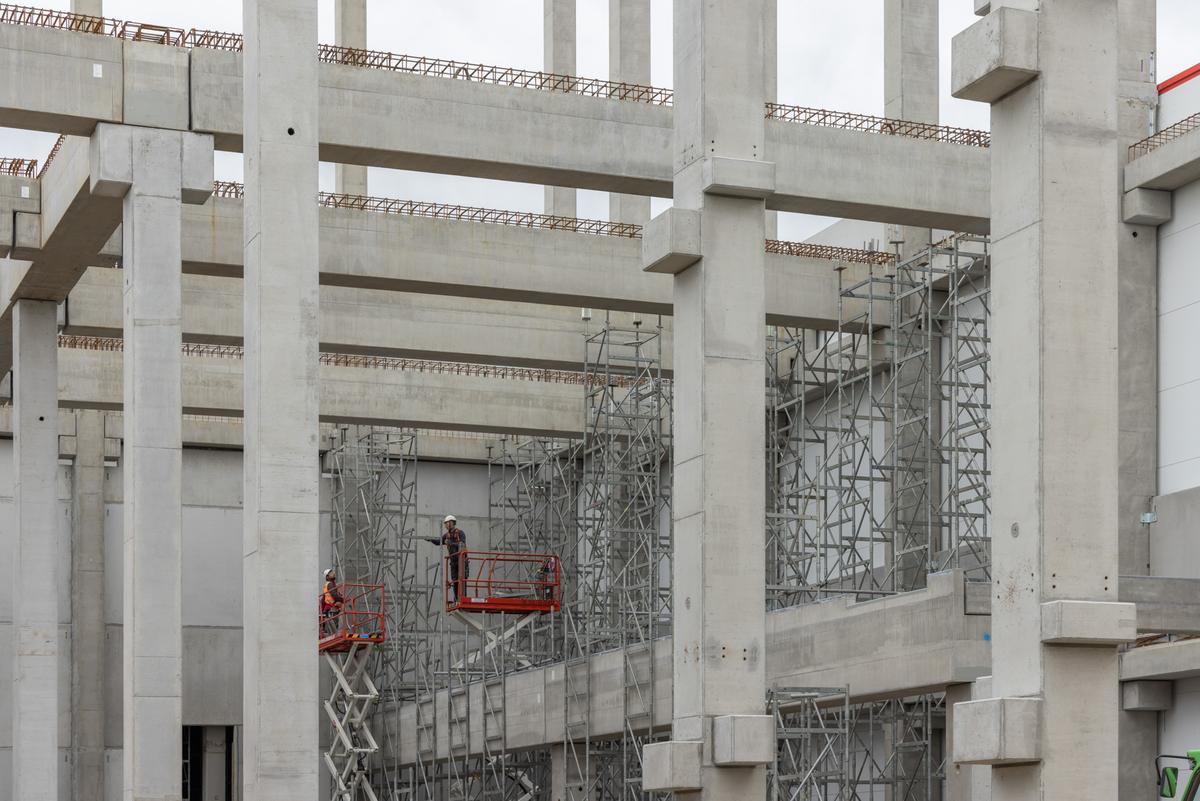 Montaż belek sprężonych