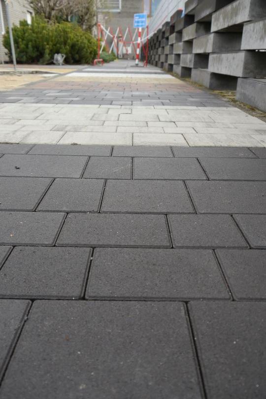 Ścieżka z kostek brukowych Attikos w różnych kolorach