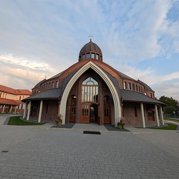 Widok kościoła NMP Fatimskiej w Oleśnicy