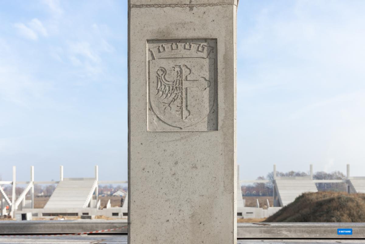 Montaż słupów żelbetowych